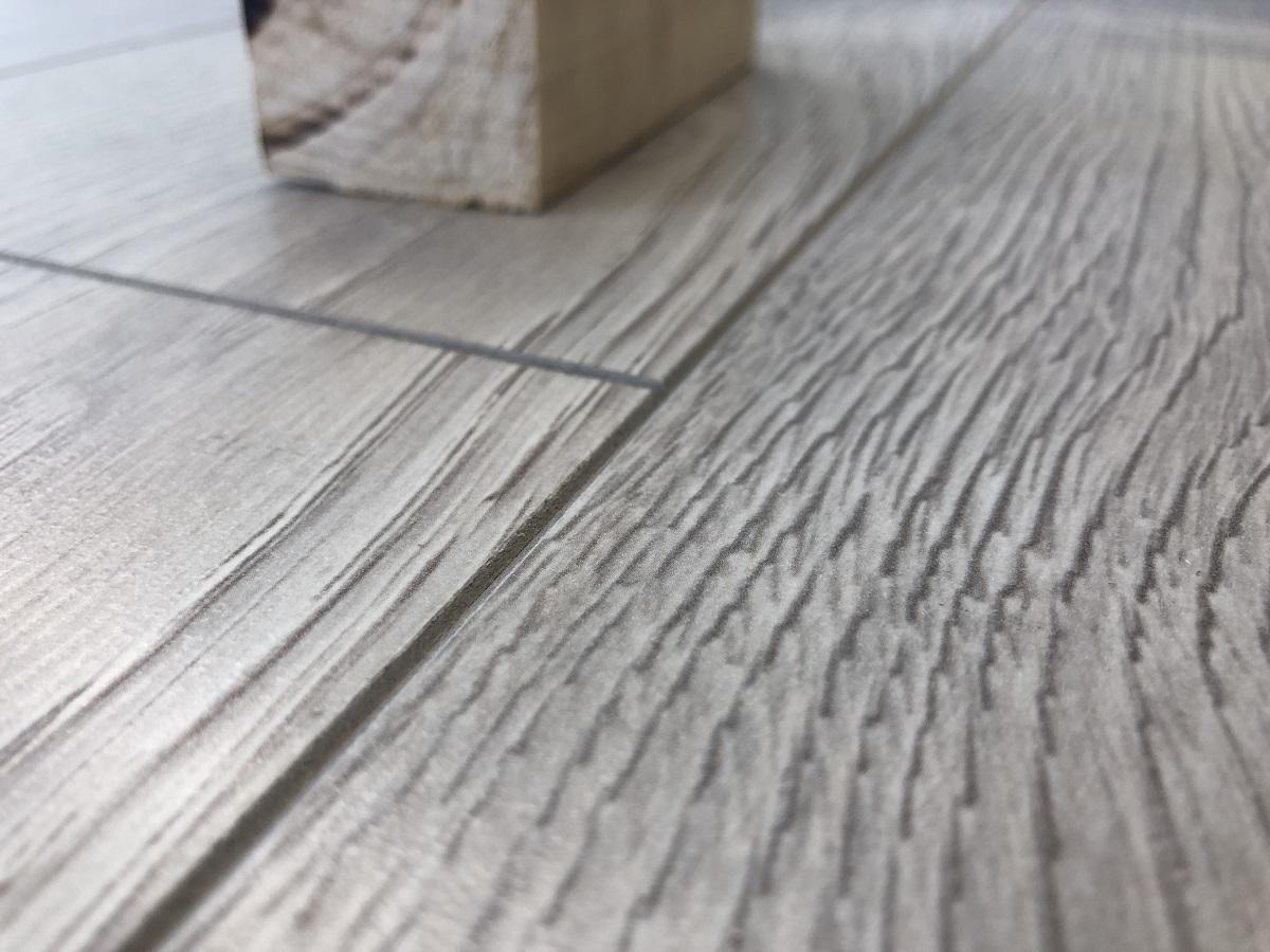 Ламинат "SunFloor" 8/32 4V Дуб Лайн 37 (1380*193*8 мм) — купить в Кирове